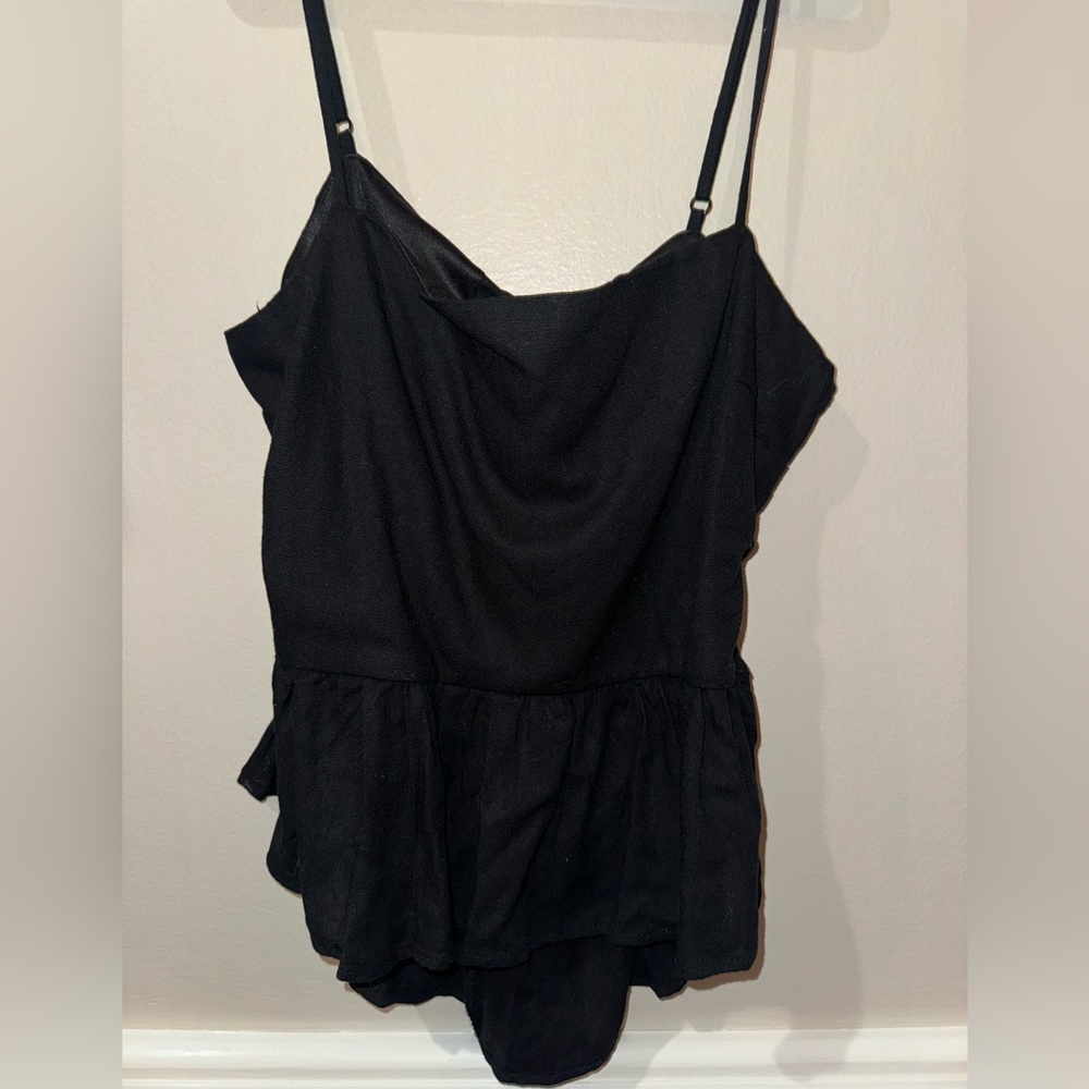 Francesca‘s open back with bow